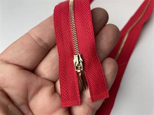 Ikke delbar lynlås - rød med guld metaltænder, 14 cm